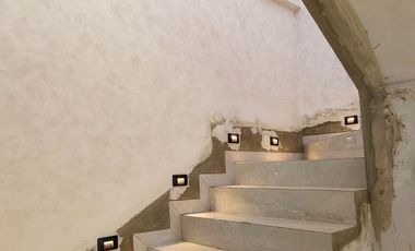 Rumah Baru 3 Lantai Desainnya Cakep di Taman Palem