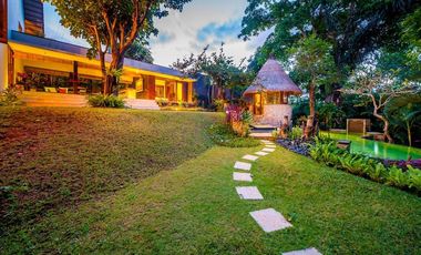 FOR SALE VILLA FURNISHED LOKASI BEST VIEW JUNGLE DI GIANYAR NEAR UBUD