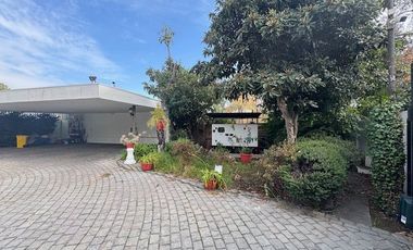 Venta Gran Casa 680/2700 6D6B8E2B San Carlos Apoquindo ONE