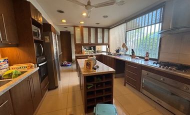 Venta Gran Casa 680/2700 6D6B8E2B San Carlos Apoquindo ONE