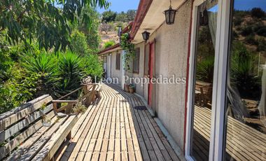 Leon Propiedades arrienda casa amoblada en sector Lo Águila, Curacaví.