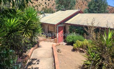 Leon Propiedades arrienda casa amoblada en sector Lo Águila, Curacaví.