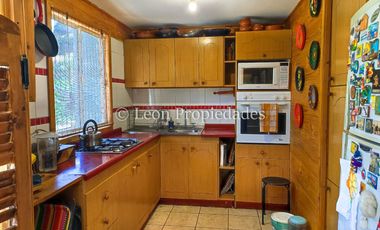 Leon Propiedades arrienda casa amoblada en sector Lo Águila, Curacaví.