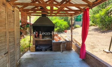 Leon Propiedades arrienda casa amoblada en sector Lo Águila, Curacaví.