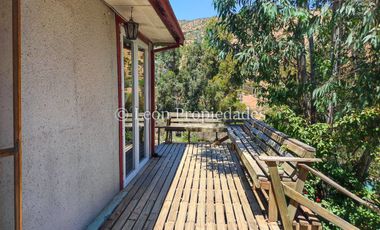 Leon Propiedades arrienda casa amoblada en sector Lo Águila, Curacaví.