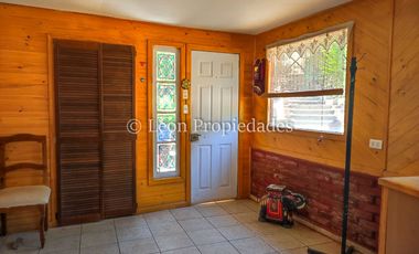 Leon Propiedades arrienda casa amoblada en sector Lo Águila, Curacaví.