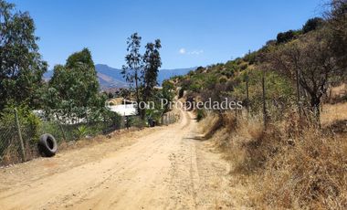 Leon Propiedades arrienda casa amoblada en sector Lo Águila, Curacaví.