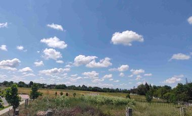 Lote urbano con luz y agua