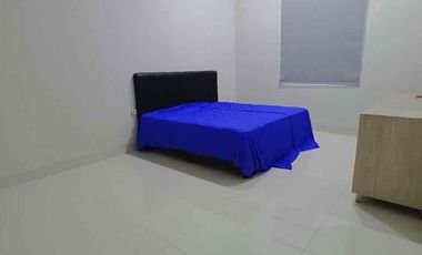 Rumah Mewah 2 Lt Tengah Kota Strategis