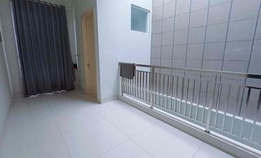 Rumah Mewah 2 Lt Tengah Kota Strategis