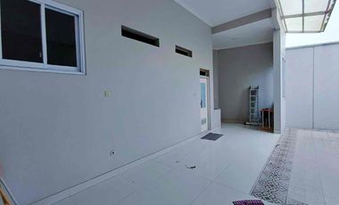 Rumah Mewah 2 Lt Tengah Kota Strategis