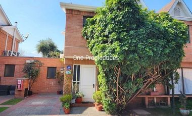 Casa en venta de 3d y 3b en condominio en La Reina