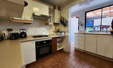 Casa en venta de 3d y 3b en condominio en La Reina