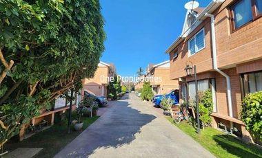 Casa en venta de 3d y 3b en condominio en La Reina