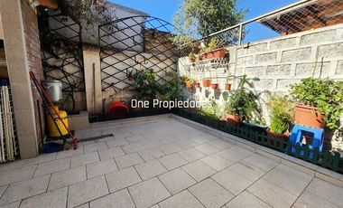 Casa en venta de 3d y 3b en condominio en La Reina