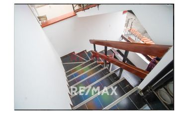 OPORTUNIDAD SE VENDEN 2 CASAS EN UNA CON 6 DEPARTAMENTOS