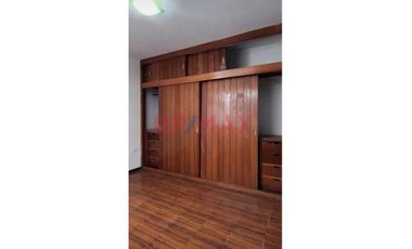 OPORTUNIDAD SE VENDEN 2 CASAS EN UNA CON 6 DEPARTAMENTOS