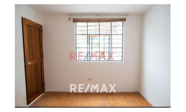 OPORTUNIDAD SE VENDEN 2 CASAS EN UNA CON 6 DEPARTAMENTOS