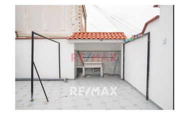 OPORTUNIDAD SE VENDEN 2 CASAS EN UNA CON 6 DEPARTAMENTOS