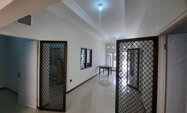 DIJUAL / DISEWAKAN Rumah Mulyosari Prima Lebar 9x15 BAGUS Sudah Renovasi Siap Huni