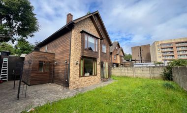 Venta de Casa en Exclusivo Condominio de Isla Teja