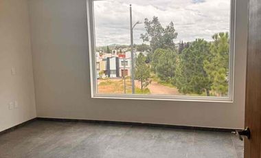 RENTA CASA AMPLIA OLIVAR ALTOZANO