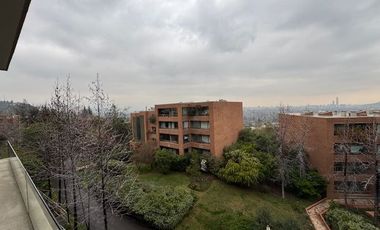 Amplio departamento en venta de 5 dorm. en Vitacura,