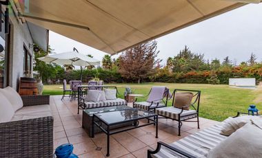 Cómoda casa en parcela - Condominio  en Calera de Tango