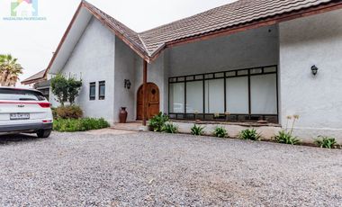 Cómoda casa en parcela - Condominio  en Calera de Tango