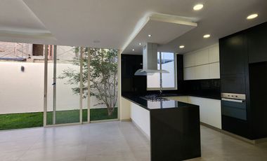Casa en Renta en Coto Valeira en Solares Zapopan