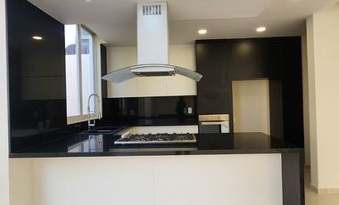 Casa en Renta en Coto Valeira en Solares Zapopan