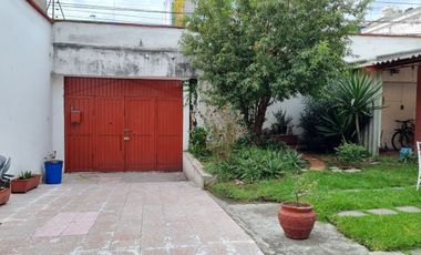 CASA EN VENTA EN CALLE CONSTITUYENTES, TOLUCA - CERCA DE TEATRO JAGUARES - FRENTE A OFICINAS DE ISSEMYM