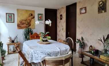 CASA EN VENTA EN CALLE CONSTITUYENTES, TOLUCA - CERCA DE TEATRO JAGUARES - FRENTE A OFICINAS DE ISSEMYM