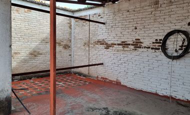 CASA EN VENTA EN CALLE CONSTITUYENTES, TOLUCA - CERCA DE TEATRO JAGUARES - FRENTE A OFICINAS DE ISSEMYM