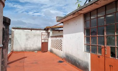 CASA EN VENTA EN CALLE CONSTITUYENTES, TOLUCA - CERCA DE TEATRO JAGUARES - FRENTE A OFICINAS DE ISSEMYM