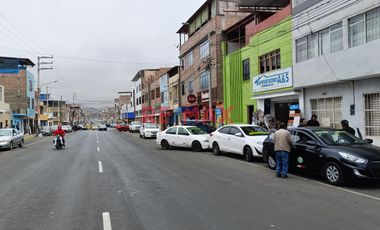 Amplio Local De 105 M² En Segundo Piso – Zona Comercial De Alta Afluencia En Chimbote