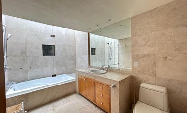 Casa en las Lomas de Chapultepec con vista al bosque