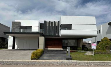 Hermosa Residencia en Venta El Campanario