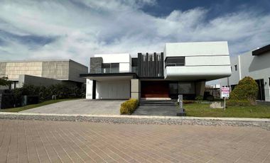 Hermosa Residencia en Venta El Campanario