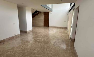 Hermosa Residencia en Venta El Campanario