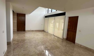 Hermosa Residencia en Venta El Campanario