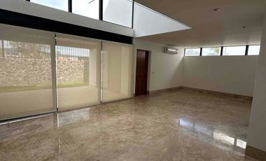 Hermosa Residencia en Venta El Campanario