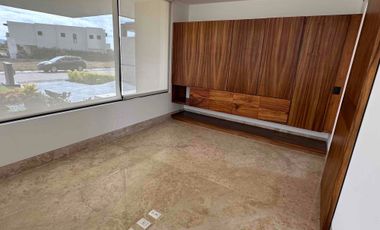 Hermosa Residencia en Venta El Campanario