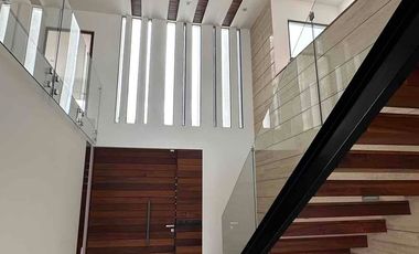 Hermosa Residencia en Venta El Campanario