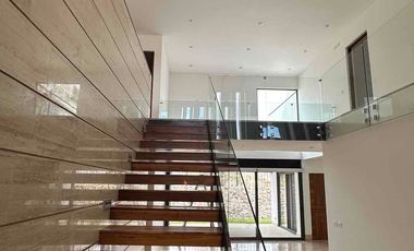 Hermosa Residencia en Venta El Campanario