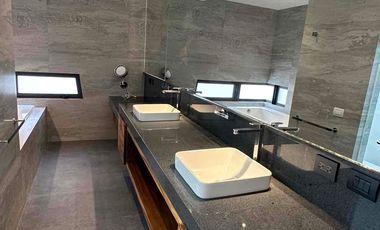 Hermosa Residencia en Venta El Campanario