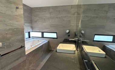 Hermosa Residencia en Venta El Campanario