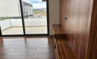 Hermosa Residencia en Venta El Campanario