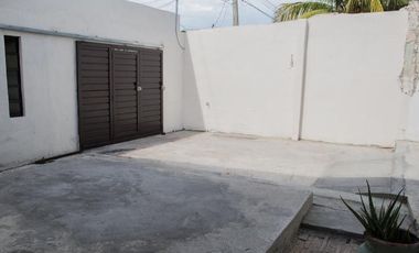 CASA EN VENTA EN CIUDAD DEL CARMEN 🏡✨ 📍Ubicada a unos metros de Periferica, a una cuadra de Panteon Colonia 📍Calle 55 x Periférica norte