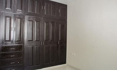 CASA EN VENTA EN CIUDAD DEL CARMEN 🏡✨ 📍Ubicada a unos metros de Periferica, a una cuadra de Panteon Colonia 📍Calle 55 x Periférica norte